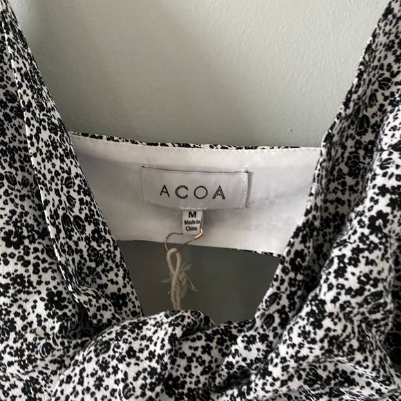 Ditsy Cut-out front dress - Picture 2 of 4